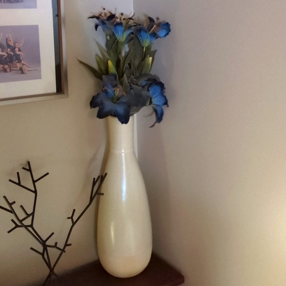 Tall Vase with Flowers - Picture 1 of 2